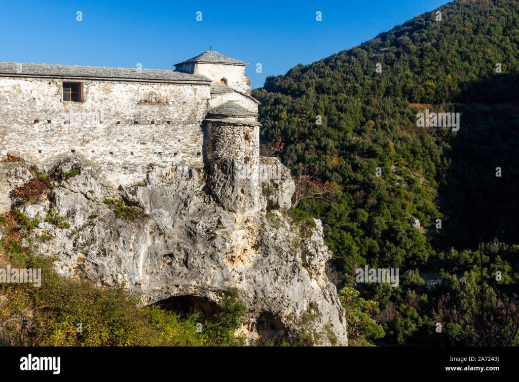 موناستری برفراز کوه های شمالی یونان،یادآور خانه خدایان