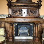 شومینه با چوب گردو کاری از دوره جوانی "گارودی" بزرگ آرشیتکتت بارسلون