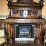 شومینه با چوب گردو کاری از دوره جوانی "گارودی" بزرگ آرشیتکتت بارسلون