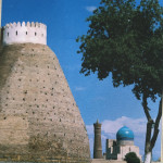 دیوار ارگ بخارا ، میدان ریگستان