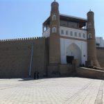 بخارا /دروازه غوریان ،محلیکه خون سیاوش به فرمان افراسیاب بر خاک ریخت .نوبهاران از خون او گیاهان از نو زندگی را آغارز می کنند.