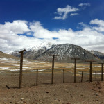 پامیر / مرز تاجیکستان و چین/پامیر همسایه قرقیزستان، چین ، ، افغانستان وازبکستان است . و با فاصله بسیار نزدیک با پاکستان و هند.