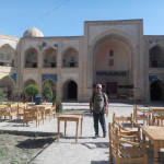 بیشتر مسجد هادر دوره اتحاد شوروی کار کرد های جدیدی داشتند، وبیشتر بعنوان موزه و مغازه های صنایع دستی استفاده می شدند مسجدی در بخارا/ بیشتر مسجد هادر دوره اتحاد شوروی کار کرد های جدیدی داشتند، وبیشتر بعنوان موزه و مغازه های صنایع دستی استفاده می شدند