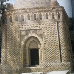 آرمگاه اسماعیل سامانی ،از زیبا ترین آثار آجری دنیای ایررانی .این بنا در عین کوچکی و سادگی بسیار هنرمندانه ساخته شده