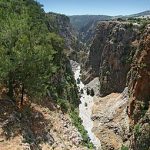 دره های زیبای کرت در بخش کوهستانی جزیره ، محل گردشگری توریست ها