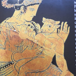 زن پادشاه اساطیری کرت نوزادی با بدن انسان و سر گاو بدنیا آورد که بدستور شاه در لابیرنت زندانی شد