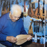 "لیر" سازی که در موسیقی کرت نقش مهمی دارد