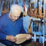 "لیر" سازی که در موسیقی کرت نقش مهمی دارد